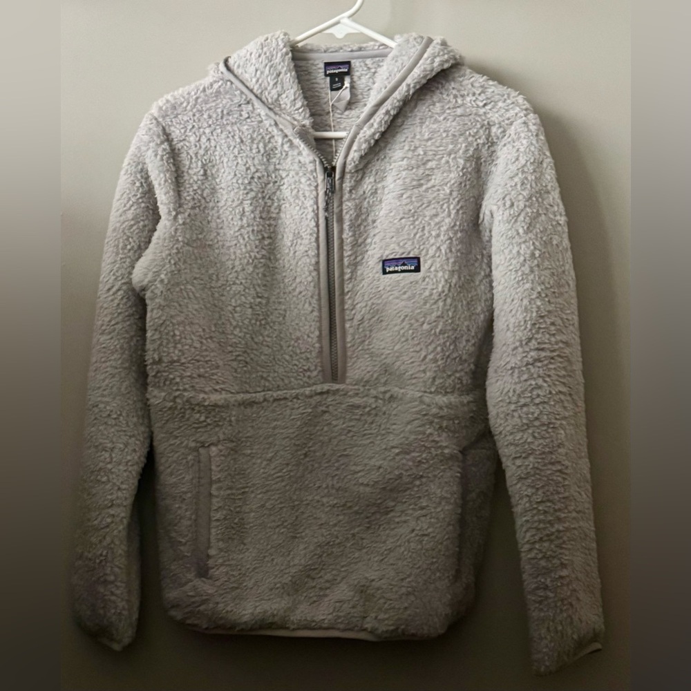 Patagonia fleece hooded sweater - women’s S